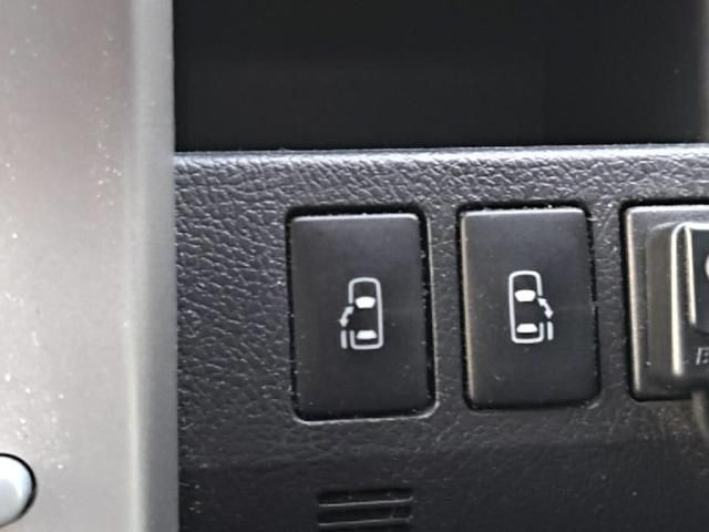 TOYOTA NOAH 2013 Image 31