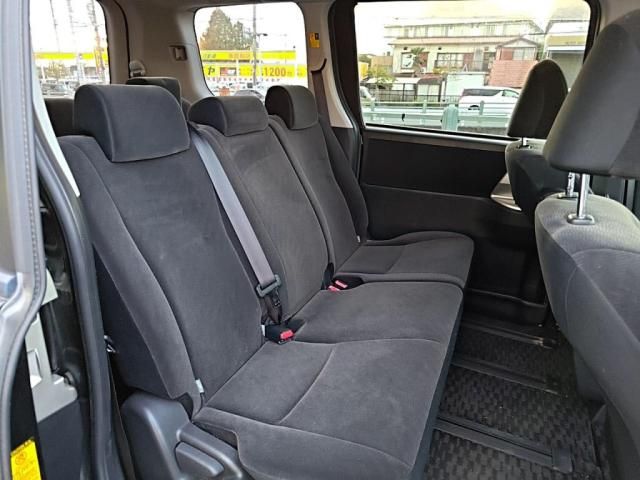 TOYOTA NOAH 2013 Image 31