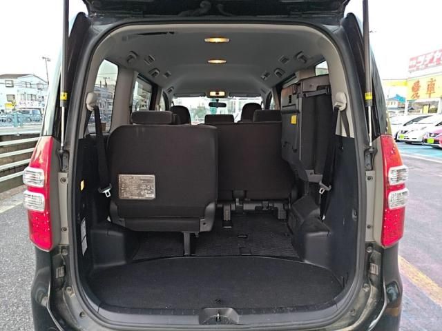 TOYOTA NOAH 2013 Image 31