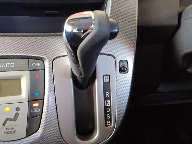 DAIHATSU MOVE CUSTOM 2013 Image 31