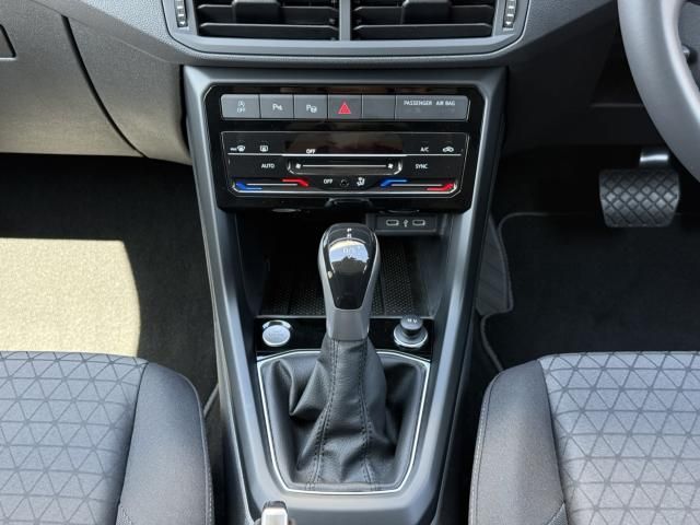 VOLKSWAGEN T-CROSS 2023 Image 31