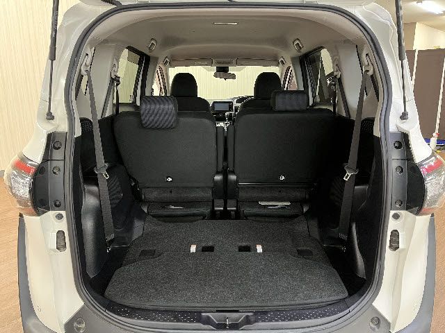 TOYOTA SIENTA HYBRID 2016 Image 31