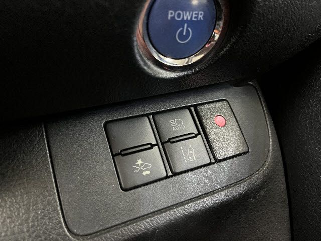 TOYOTA SIENTA HYBRID 2016 Image 31