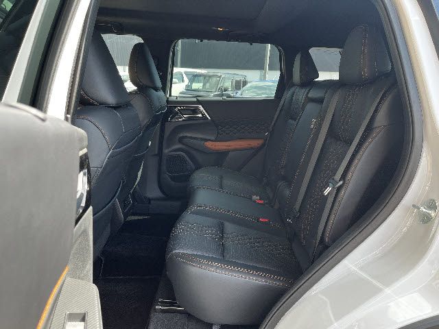 MITSUBISHI OUTLANDER PHEV 2022 Image 31