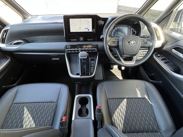 TOYOTA NOAH HYBRID 2024 Image 31