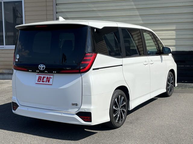 TOYOTA NOAH HYBRID 2024 Image 31