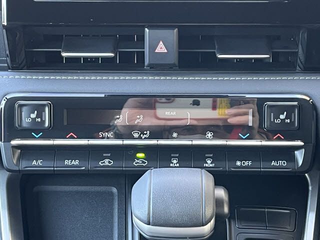 TOYOTA NOAH HYBRID 2024 Image 31