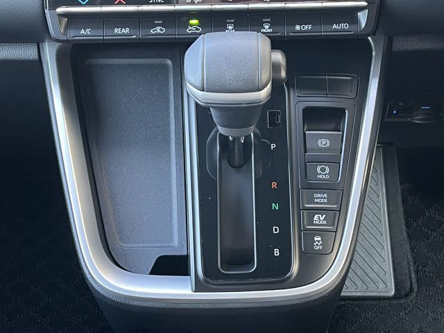 TOYOTA NOAH HYBRID 2024 Image 31