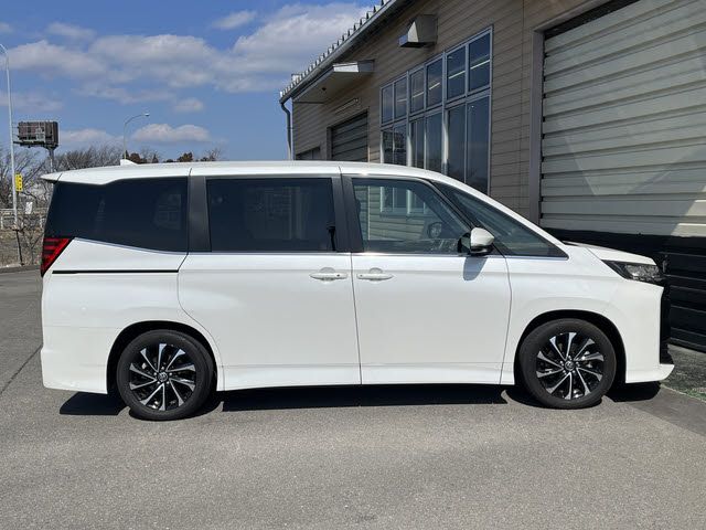 TOYOTA NOAH HYBRID 2024 Image 31