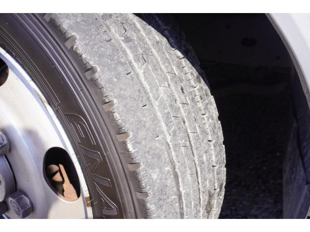 HINO LIESSE2 2016 Image 31