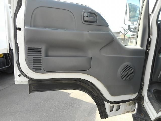 ISUZU ELF 2013 Image 31