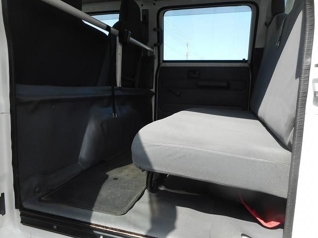 ISUZU ELF 2013 Image 31