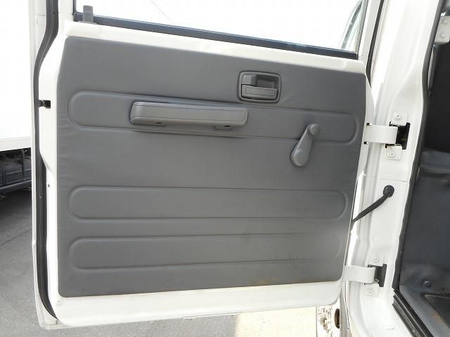 ISUZU ELF 2013 Image 31