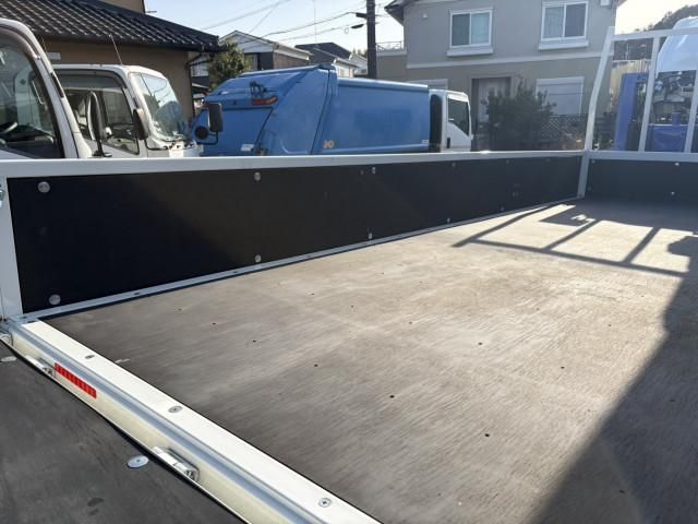 MITSUBISHI CANTER 2025 Image 31