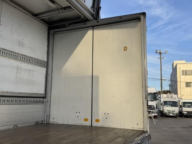 MITSUBISHI FUSOU FIGHTER 2017 Image 31