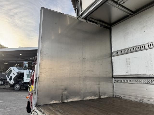 MITSUBISHI FUSOU FIGHTER 2017 Image 31