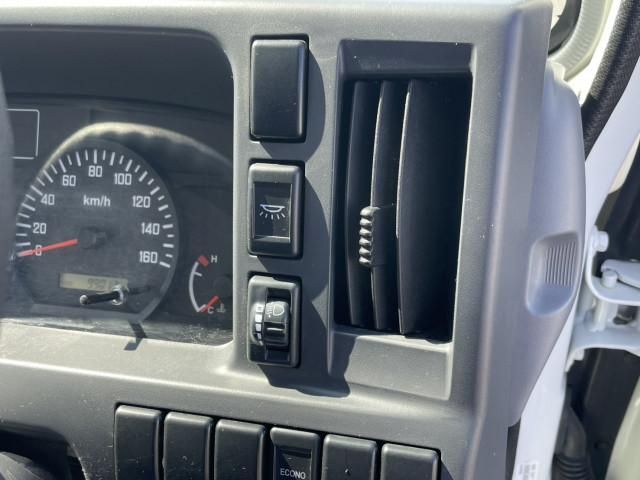 ISUZU ELF 2018 Image 31