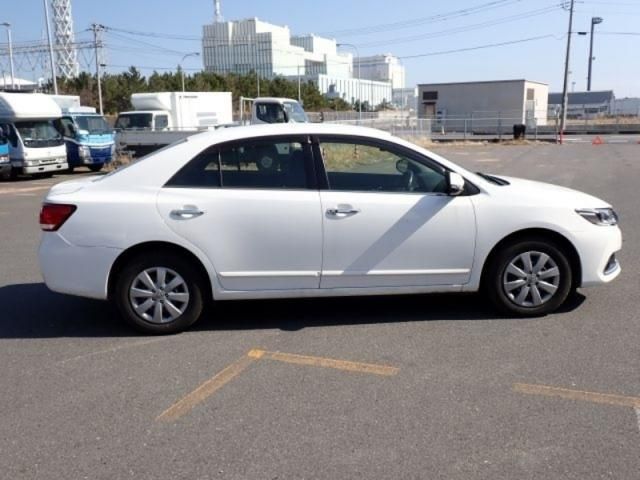 TOYOTA PREMIO 4WD 2019 Image 31