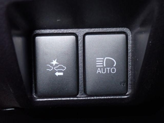 TOYOTA PREMIO 4WD 2019 Image 31