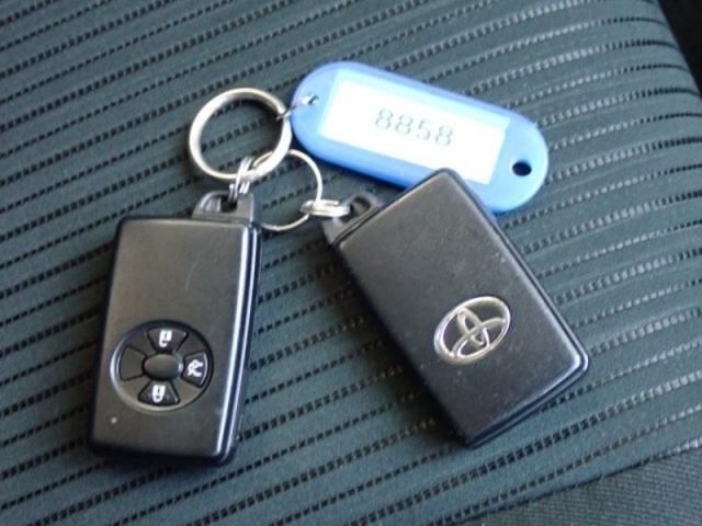 TOYOTA PREMIO 4WD 2019 Image 31