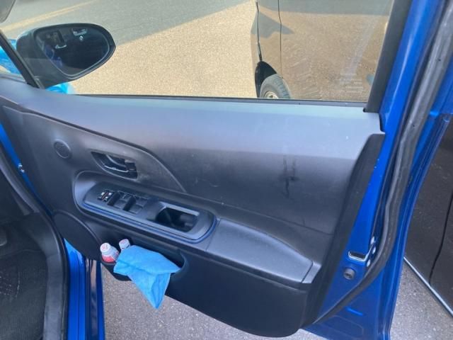 TOYOTA AQUA 2016 Image 31