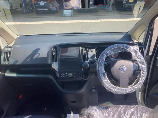 NISSAN SERENA  WG 2010 Image 31