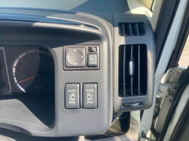 NISSAN SERENA  WG 2010 Image 31