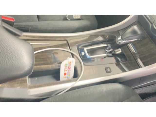 HONDA ACCORD HYBRID 2015 Image 31