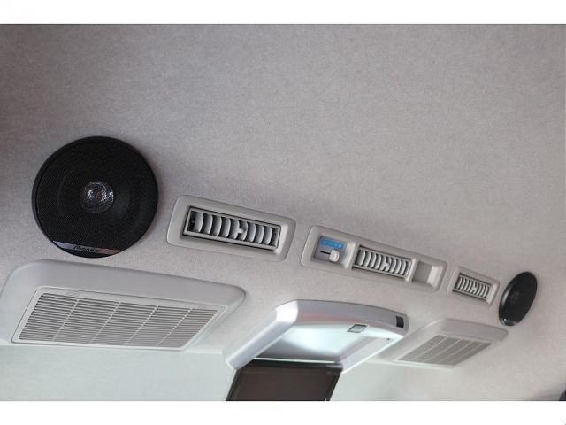 TOYOTA HIACE WAGON 2013 Image 31