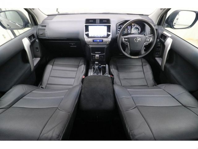 TOYOTA LANDCRUISER PRADO 2023 Image 31