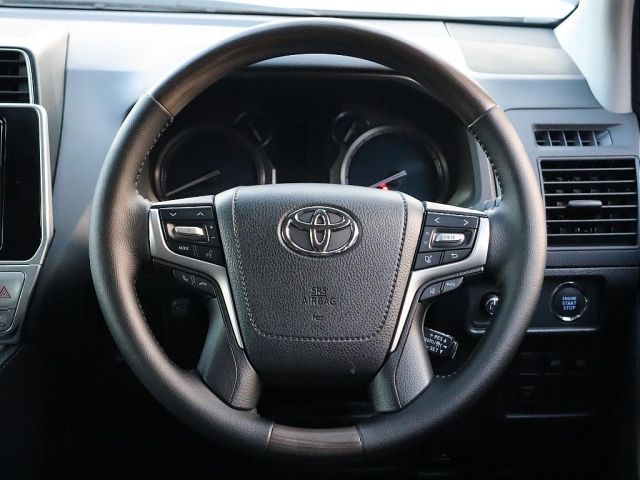 TOYOTA LANDCRUISER PRADO 2022 Image 31