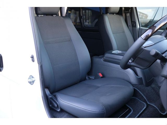 TOYOTA HIACE VAN 4WD 2024 Image 31