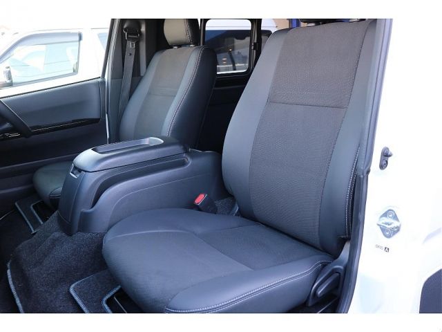 TOYOTA HIACE VAN 4WD 2024 Image 31