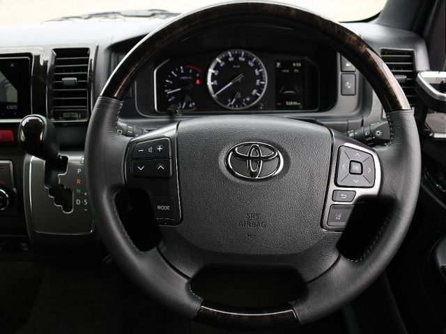 TOYOTA HIACE VAN 2WD 2023 Image 31