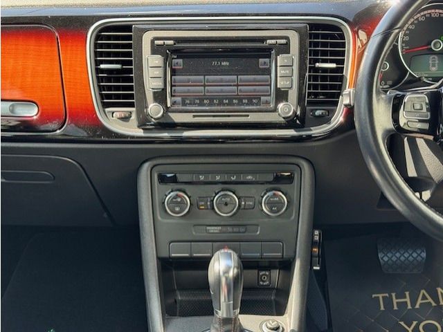 VOLKSWAGEN THE BEETL 2013 Image 31