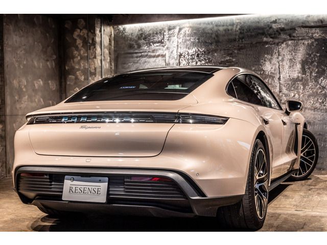 PORSCHE TAYCAN 2021 Image 31