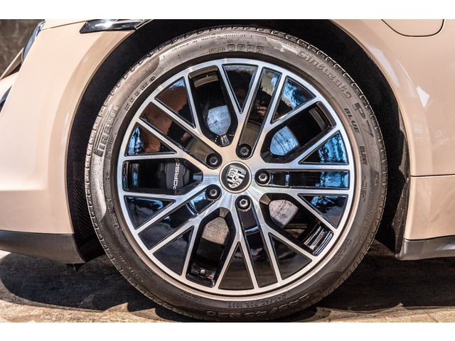 PORSCHE TAYCAN 2021 Image 31