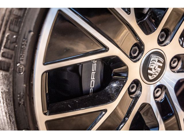 PORSCHE TAYCAN 2021 Image 31