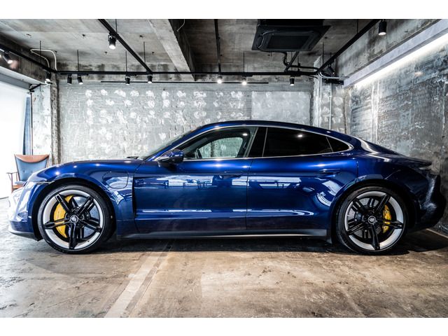 PORSCHE TAYCAN 2021 Image 31