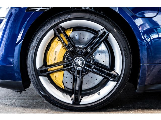 PORSCHE TAYCAN 2021 Image 31