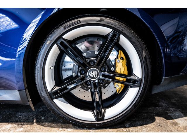 PORSCHE TAYCAN 2021 Image 31