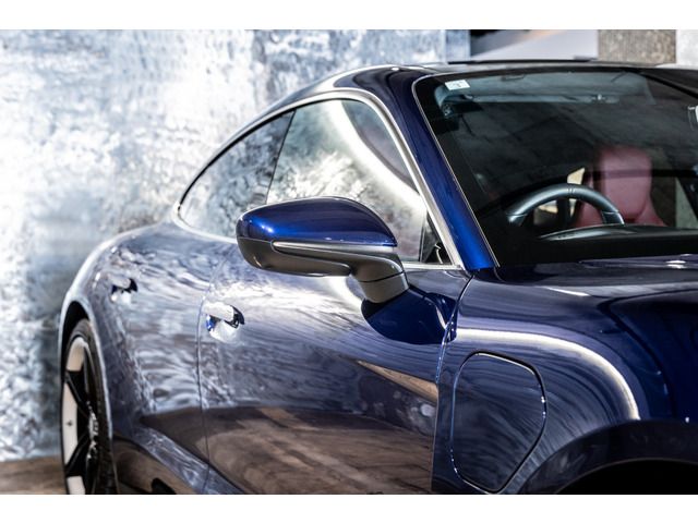 PORSCHE TAYCAN 2021 Image 31