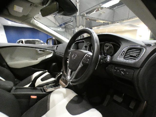 VOLVO V40 CROSS COUN 2016 Image 31