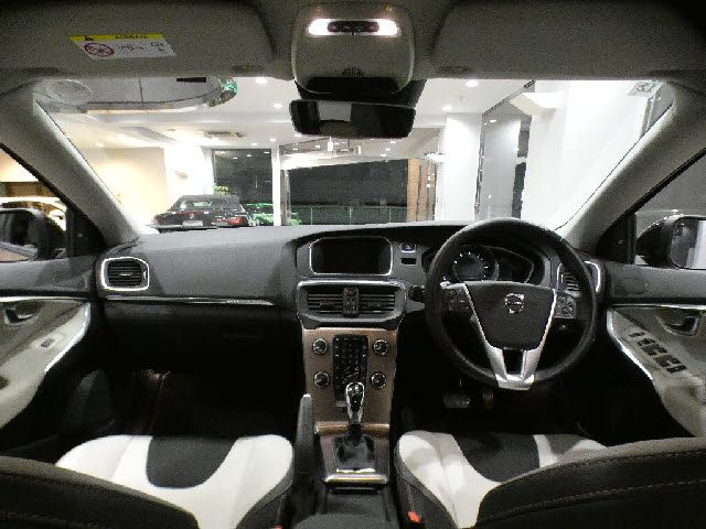 VOLVO V40 CROSS COUN 2016 Image 31