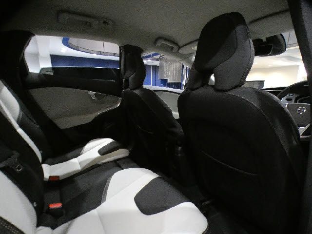 VOLVO V40 CROSS COUN 2016 Image 31