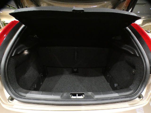 VOLVO V40 CROSS COUN 2016 Image 31