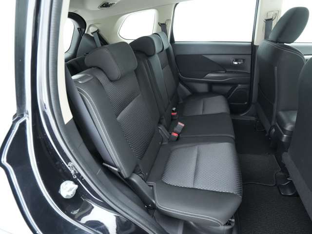 MITSUBISHI OUTLANDER 4WD 2017 Image 31