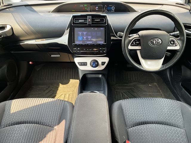 TOYOTA PRIUS 2016 Image 31