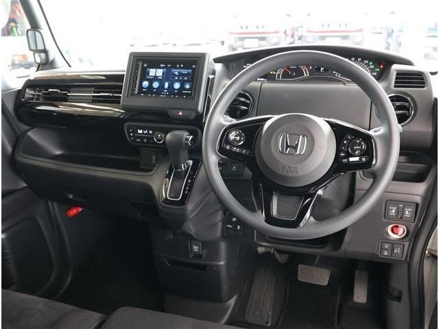 HONDA N BOX CUSTOM 2022 Image 31