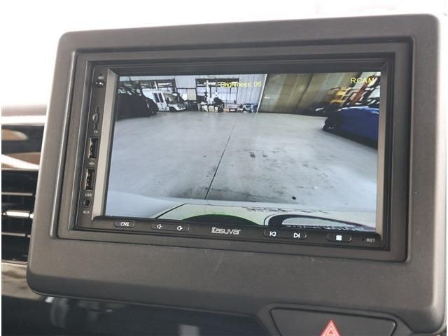 HONDA N BOX CUSTOM 2022 Image 31